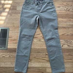 LIZ CLAIBORNE | “Sara” Jeans